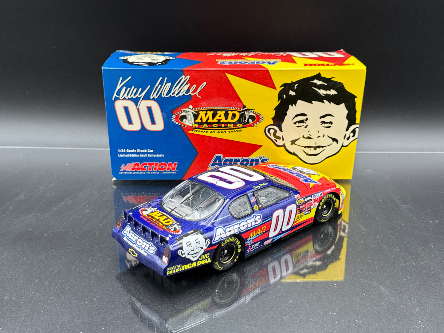 Kenny Wallace #00 Aaron's Sales & Leasing/Mad Magazine 2004 Monte Carlo
