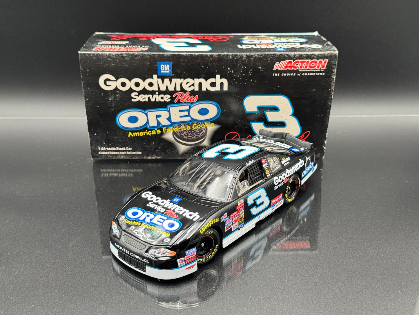 Dale Earnhardt #3 Oreo 2001 Monte Carlo GM Goodwrench Service Plus