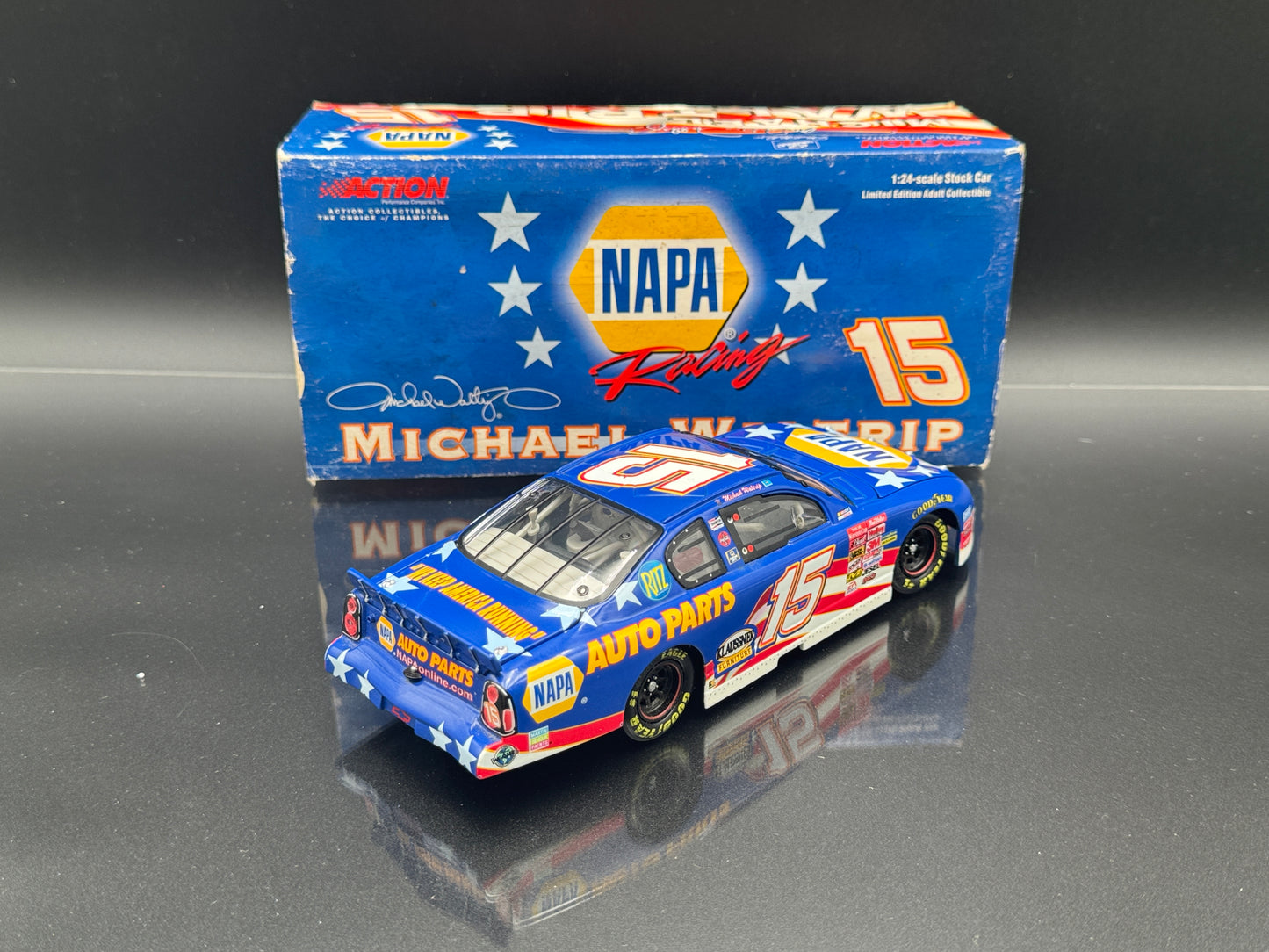 Michael Waltrip #15 NAPA / Stars and Stripes 2001 Monte Carlo