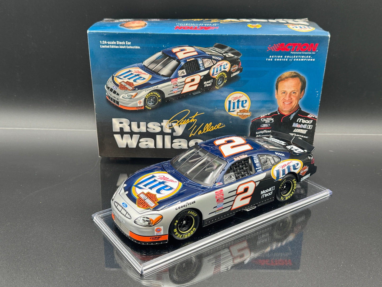 Rusty Wallace #2 Miller Lite / Harley-Davidson 2001 Taurus