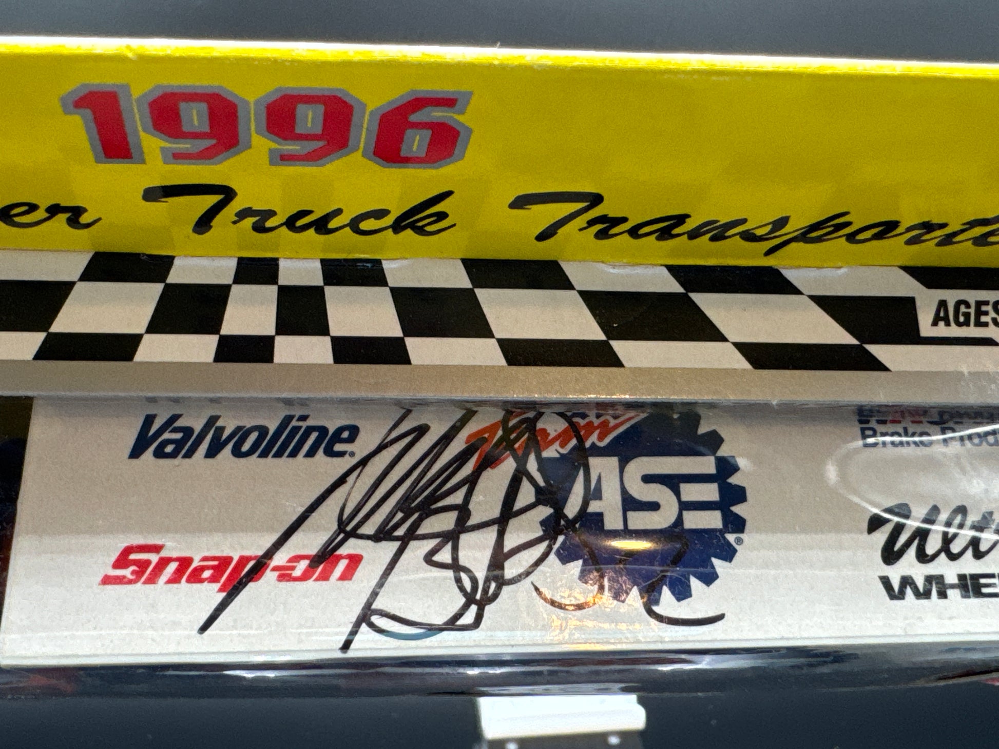 1/87 Scale Matchbox Hauler Lot Autographed