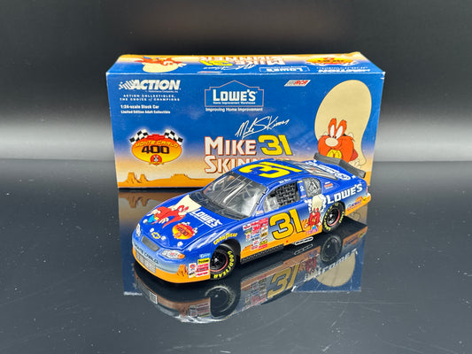 Mike Skinner #31 Lowe's/Looney Tunes 2001 Monte Carlo