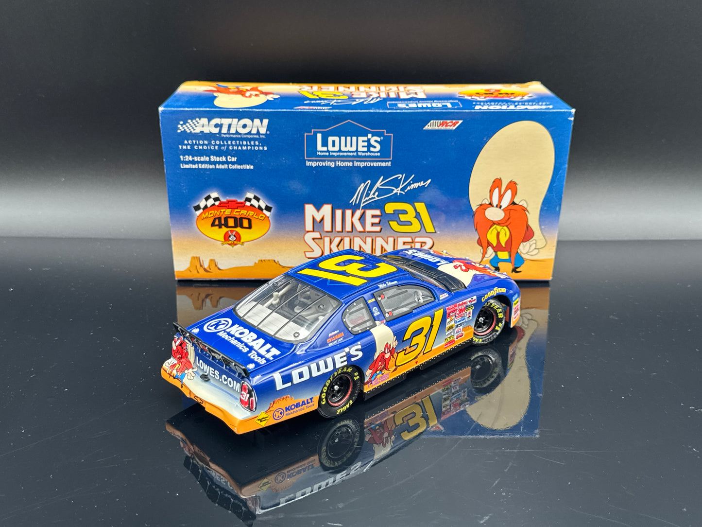 Mike Skinner #31 Lowe's/Looney Tunes 2001 Monte Carlo