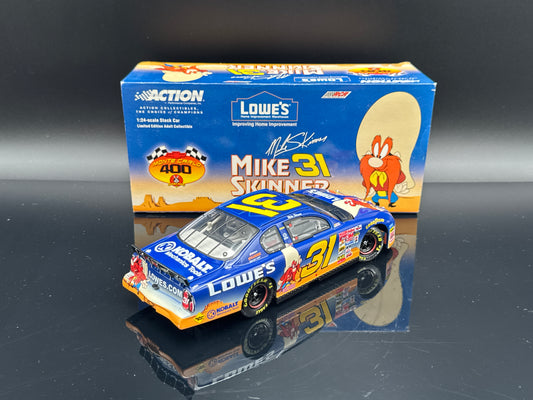 Mike Skinner #31 Lowe's/Looney Tunes 2001 Monte Carlo