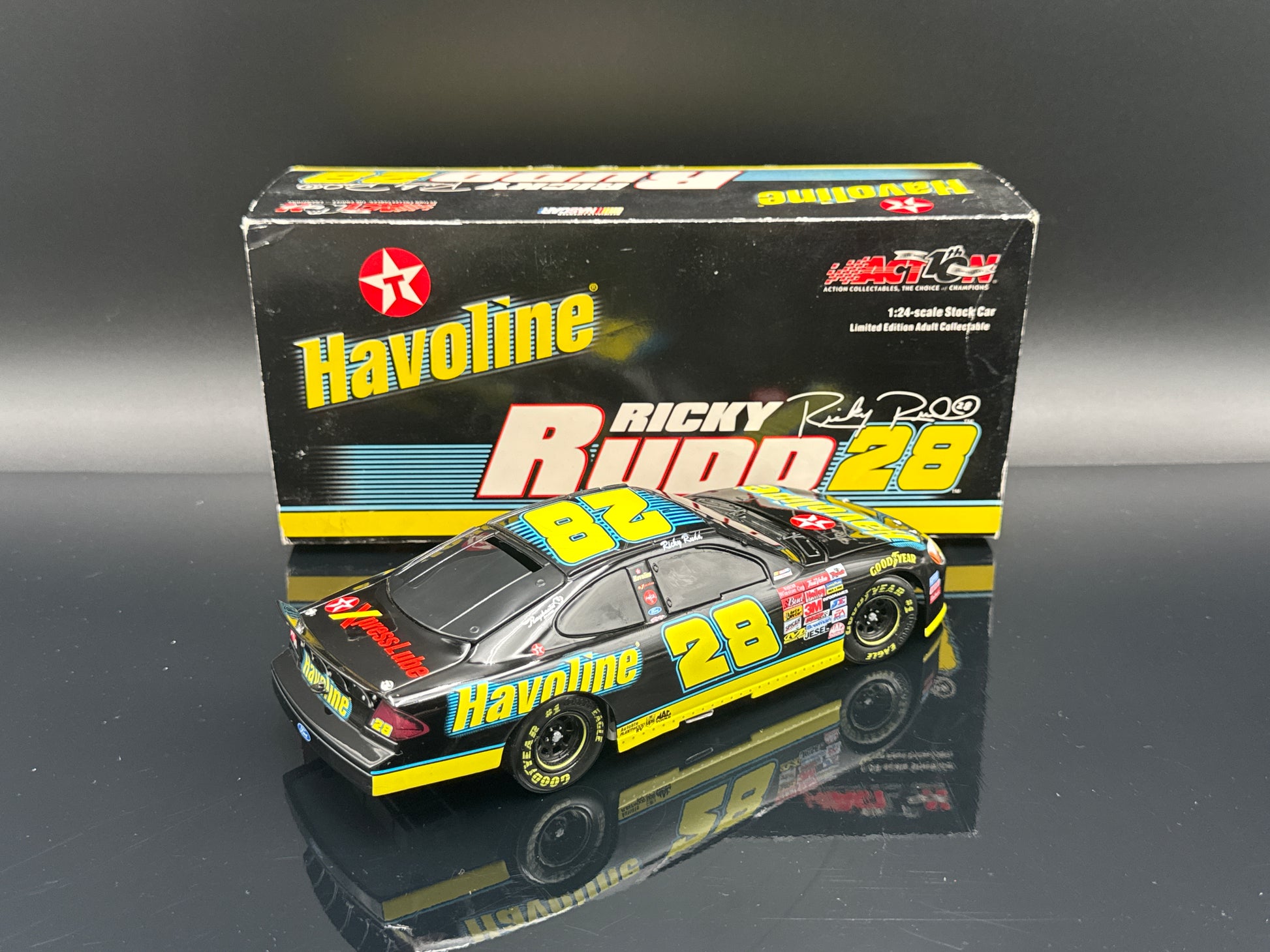 Ricky Rudd #28 Havoline 2002 Taurus