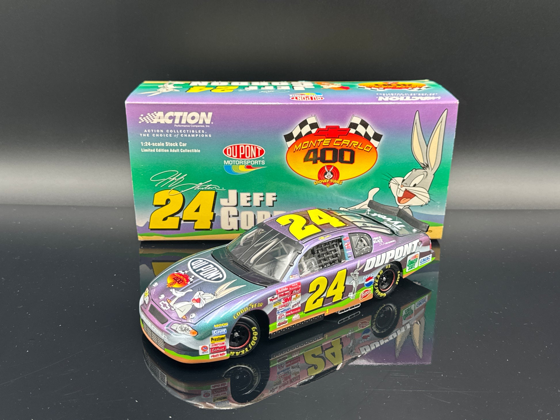 Jeff Gordon #24 DuPont / Looney Tunes 2001 Monte Carlo