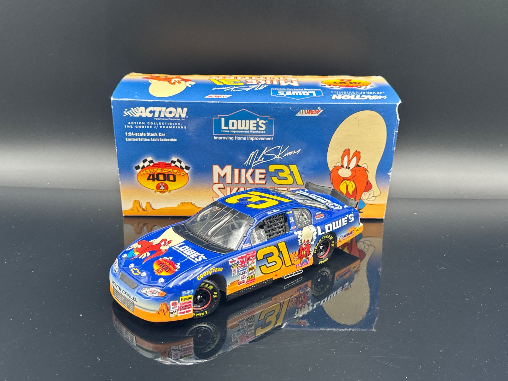 Mike Skinner #31 Lowe's / Looney Tunes 2001 Monte Carlo