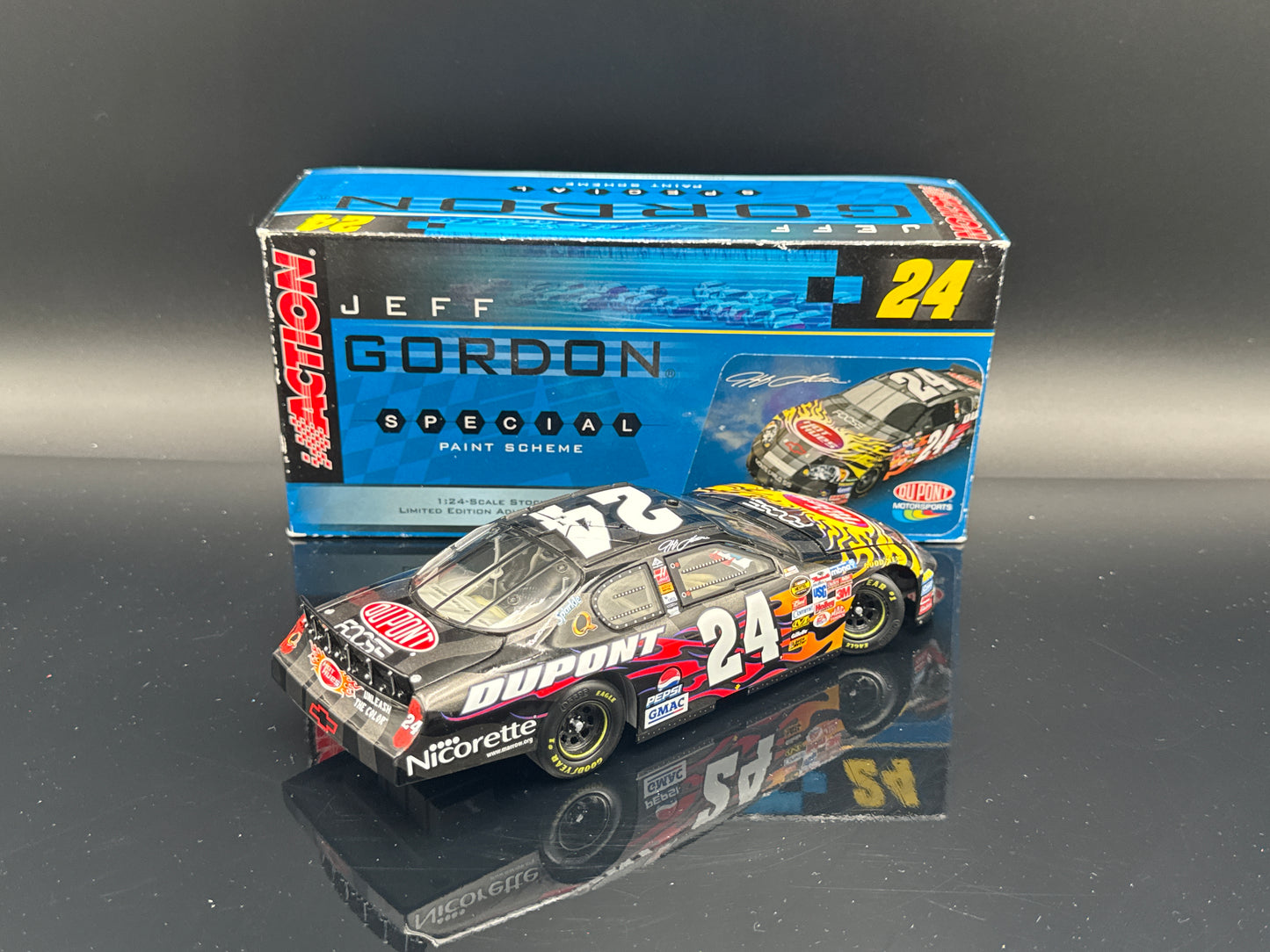 Jeff Gordon #24 DuPont / Foose Custom Design 2006 Monte Carlo