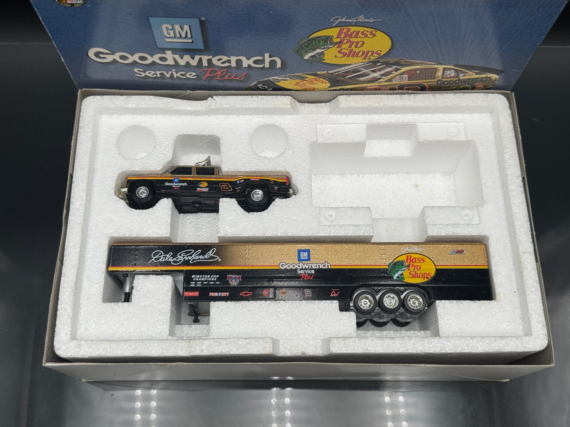 Dale Earnhardt #3 Bass Pro Shops 1998 Chevy Dually Trailer