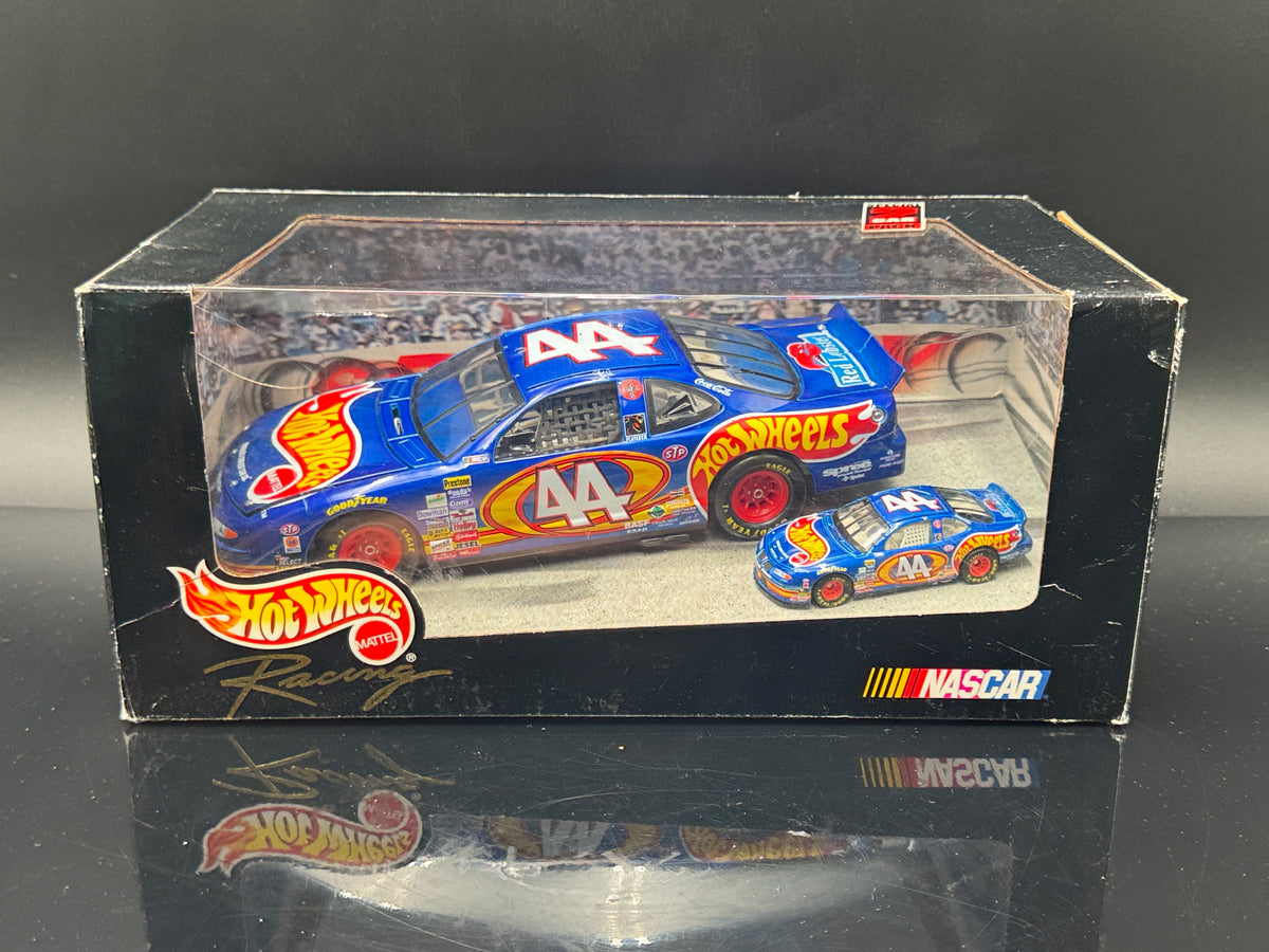 Kyle Petty #44 Hotwheels 2 Car Set