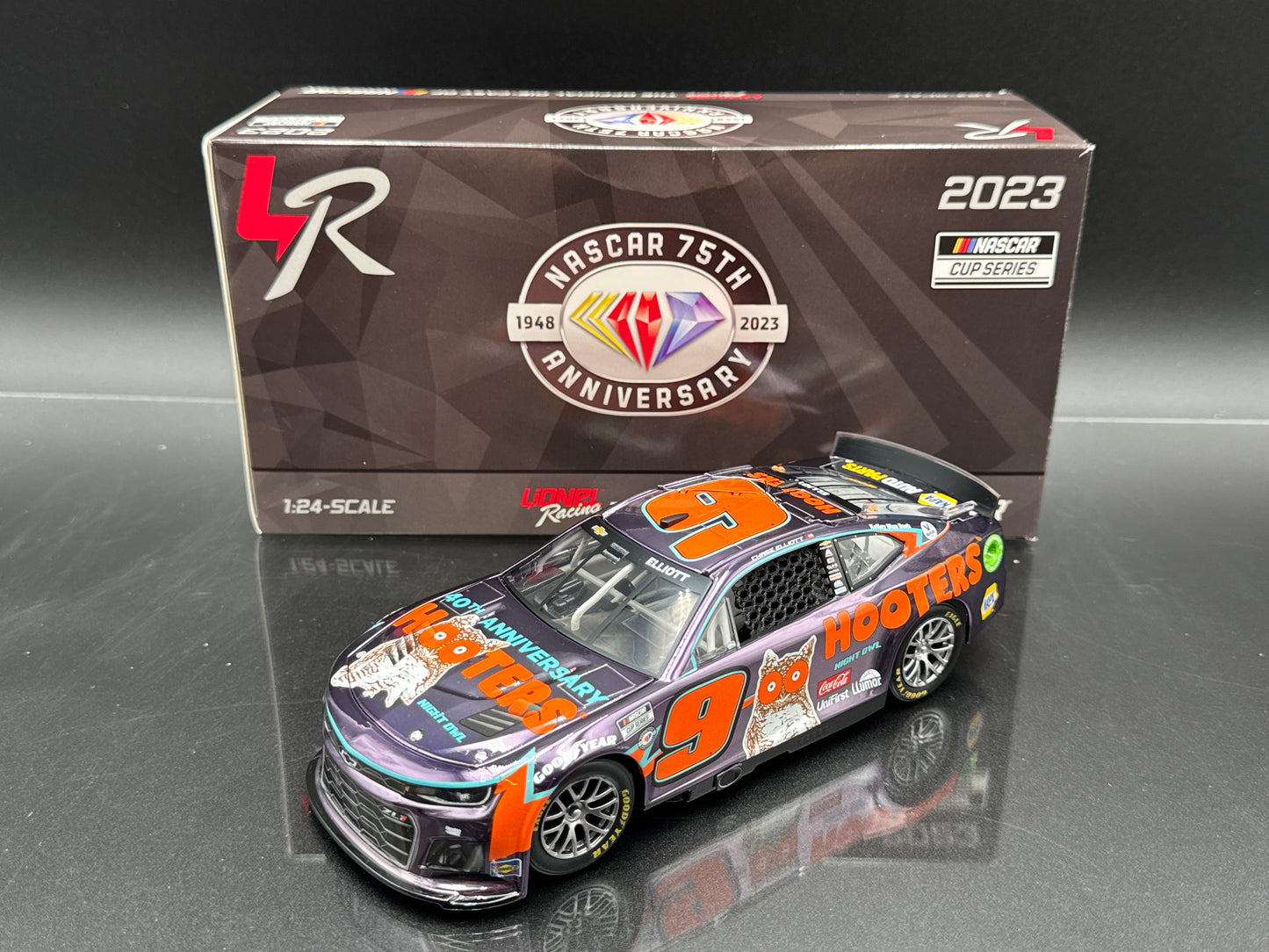 CHASE ELLIOTT #9 Hooters 2023 Camaro ZL1 Color Chrome