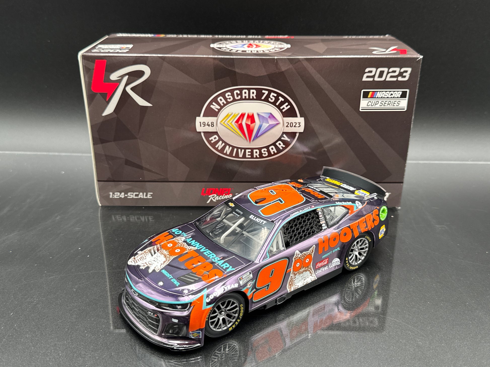 CHASE ELLIOTT #9 Hooters 2023 Camaro ZL1 Color Chrome