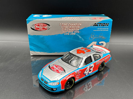 Richard Petty #43 The Victory Lap / 7X Champion 2003 Intrepid