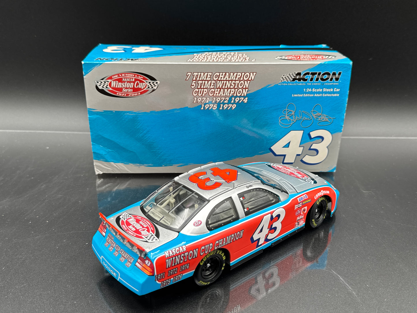 Richard Petty #43 The Victory Lap / 7X Champion 2003 Intrepid