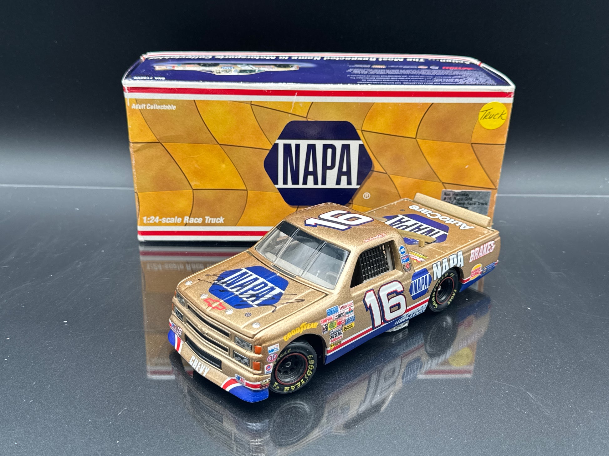 Ron Hornaday #16 Napa Gold 1997 Chevy Race Truck • PO41 • n