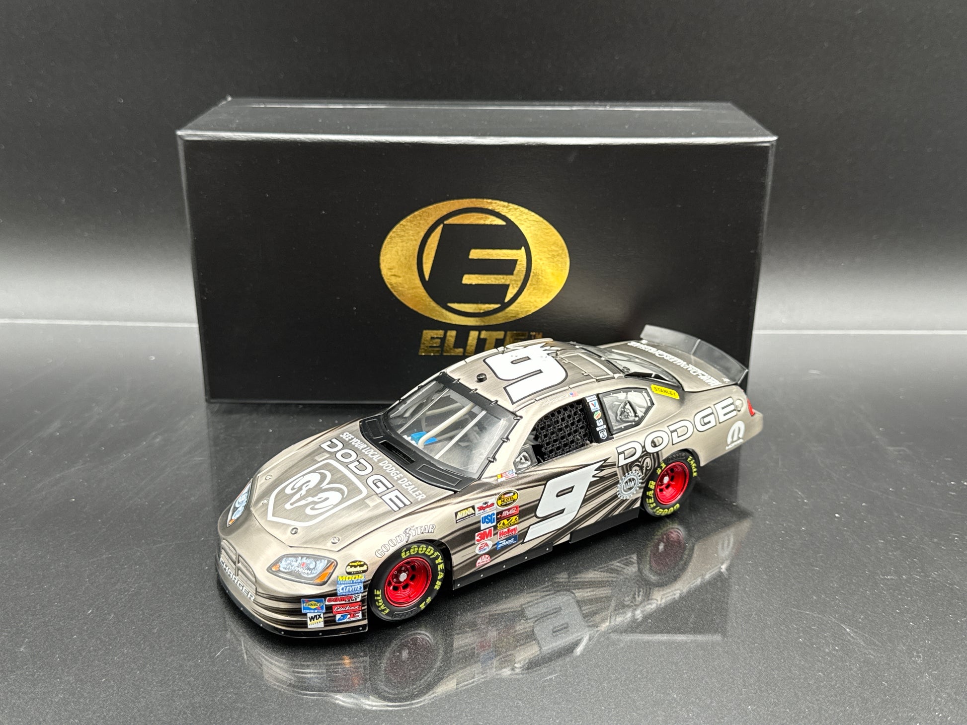 Kasey Kahne #9 Dodge Dealers 2005 Charger Elite