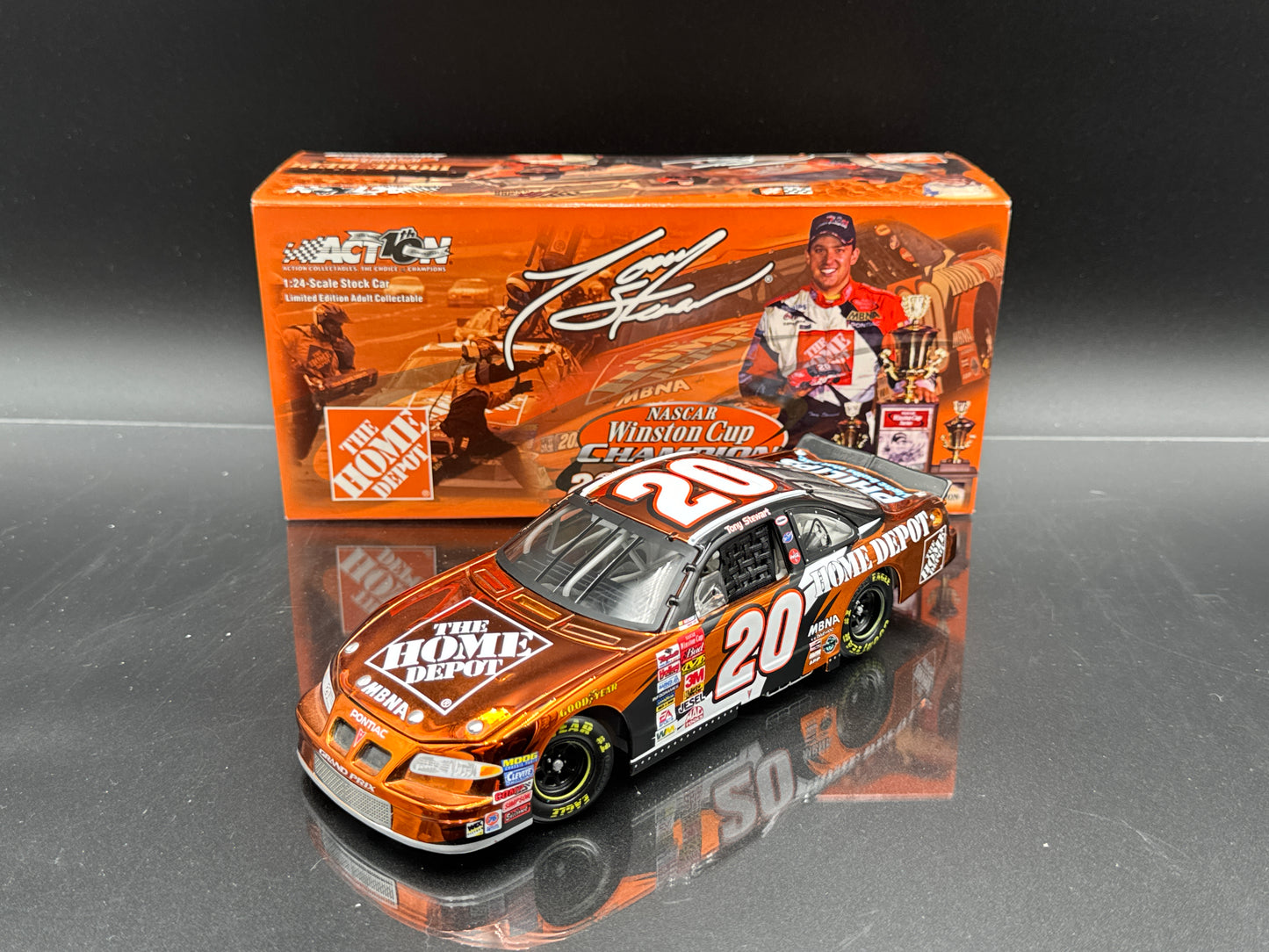 人 2002 Grand Prix Tony Stewart • #20 Home Depot / 2002 Winston Cup Championship