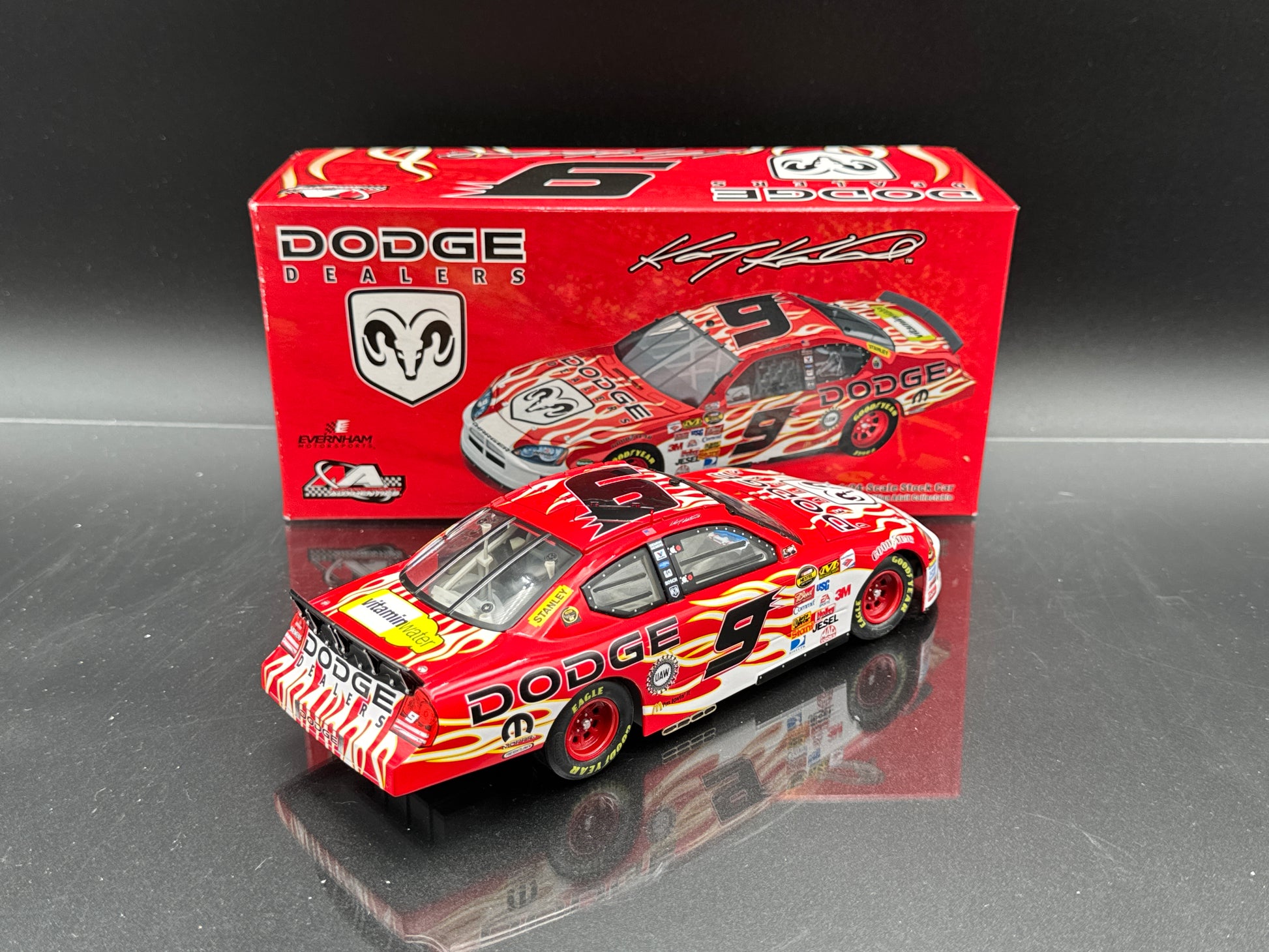 Kasey Kahne #9 Dodge Dealers / Fan Design 2006 Charger