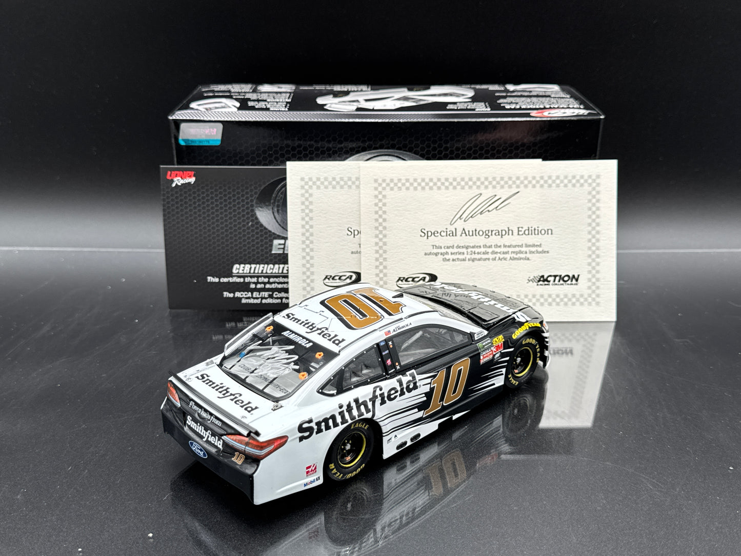 Aric Almirola #10 Smithfield 2018 Fusion Elite Autographed