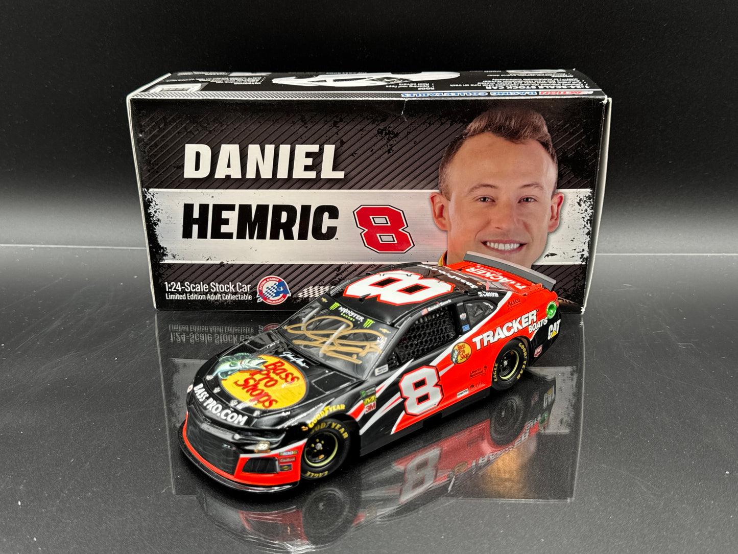 Daniel Hemric #8 Bass Pro Shop 2019 Camaro ZL1