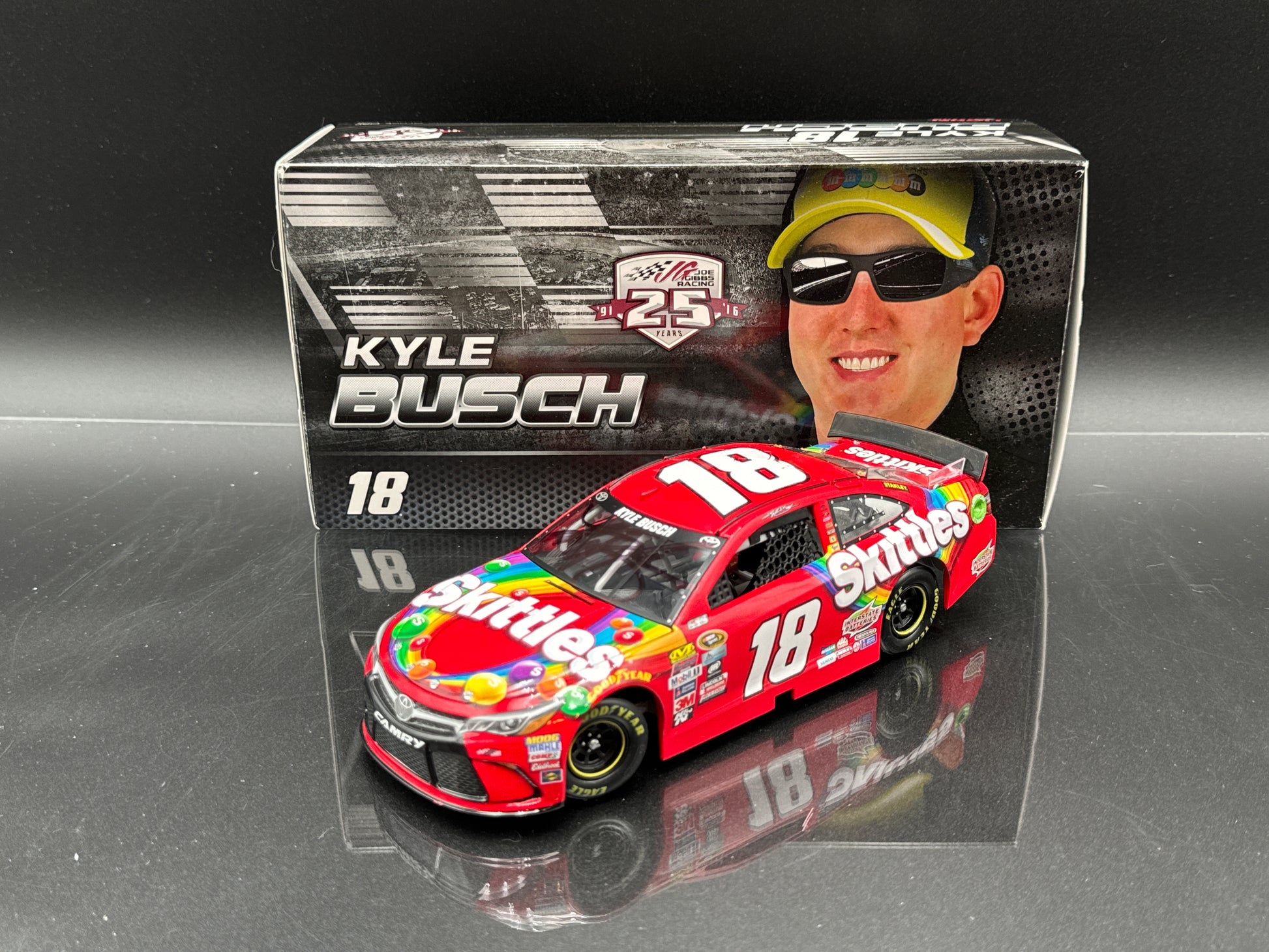 Kyle Busch #18 Skittles 2016 Camry