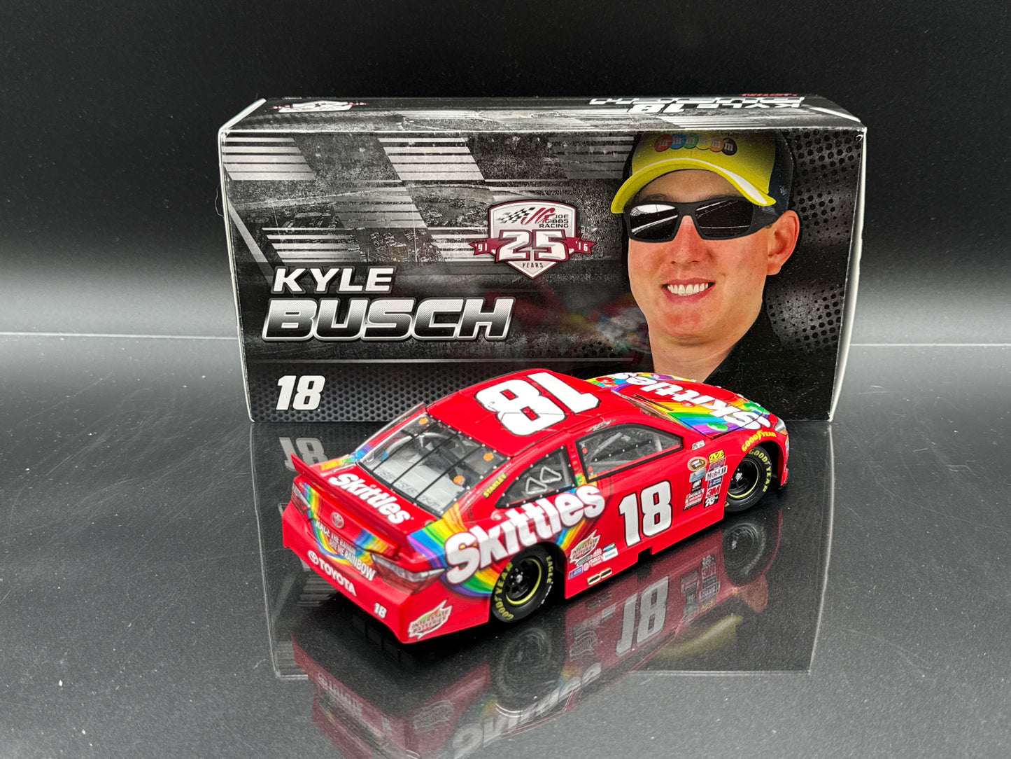 Kyle Busch #18 Skittles 2016 Camry