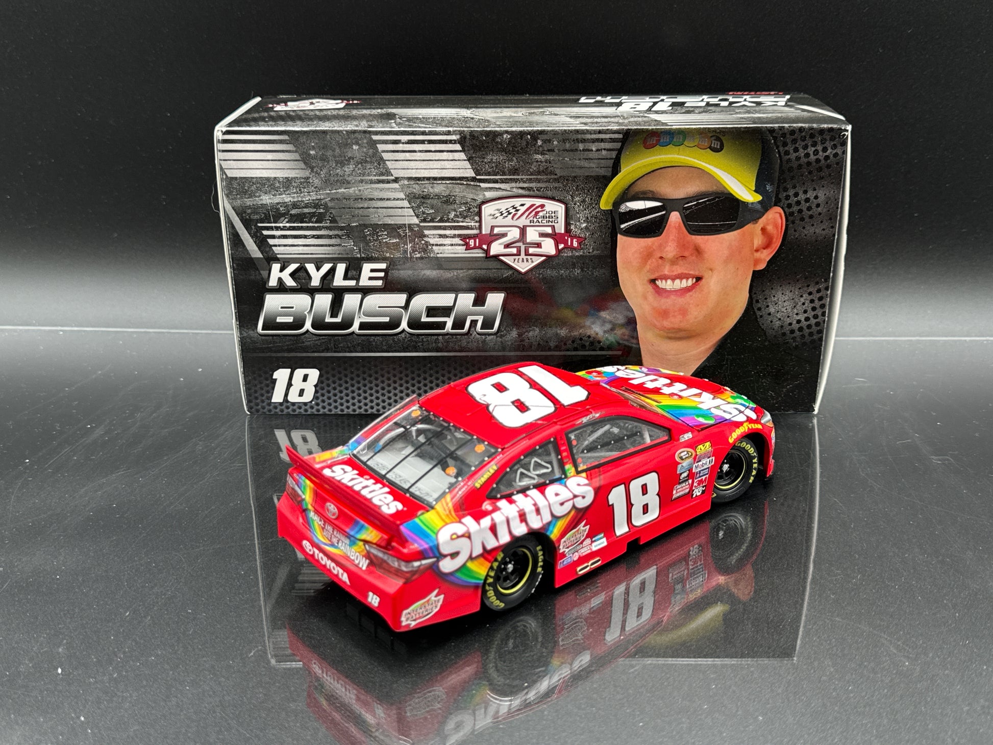 Kyle Busch #18 Skittles 2016 Camry