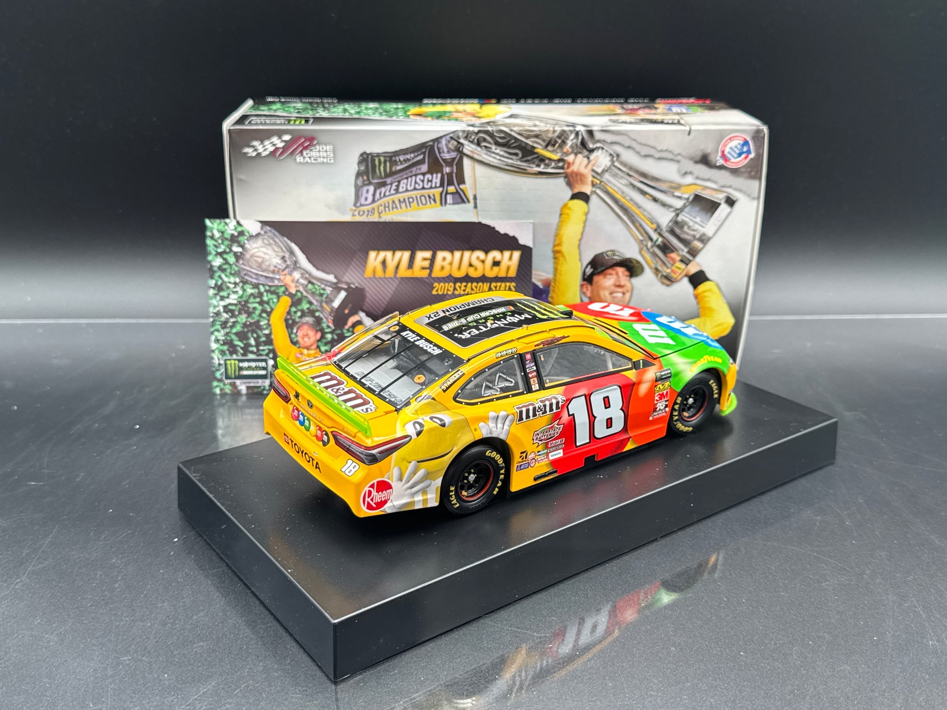 Kyle Busch #18 M&M'S Champion 2019 Camry